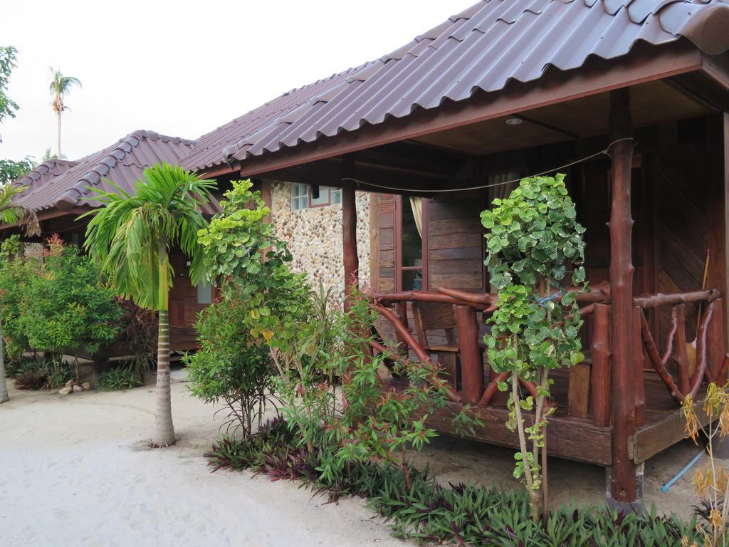 V-View Beach Resort Baan Tai Room photo